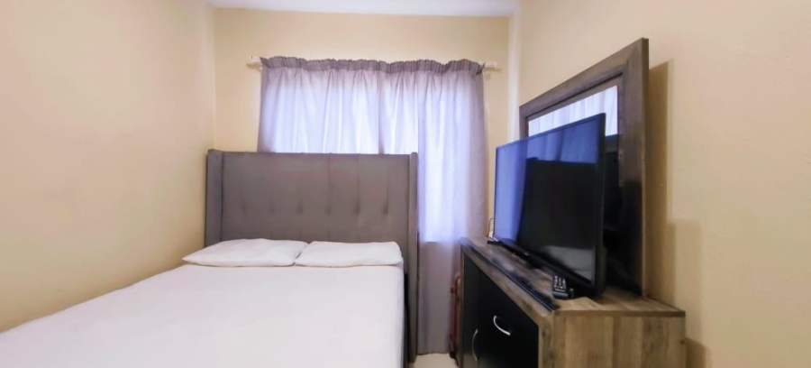 2 Bedroom Property for Sale in Kannoniers Park North West